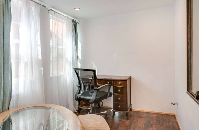 Charming Space in Oakland Condominium