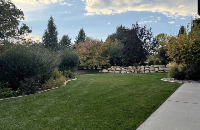 Charming Spacious 2-bedroom Guest Suite in Highland