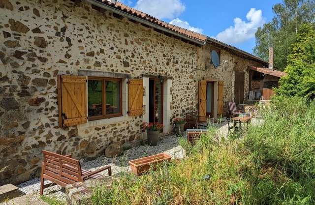 Charming, Spacious Home with Garden, WiFi, and Modern Amenities, Near Domaine des Étangs