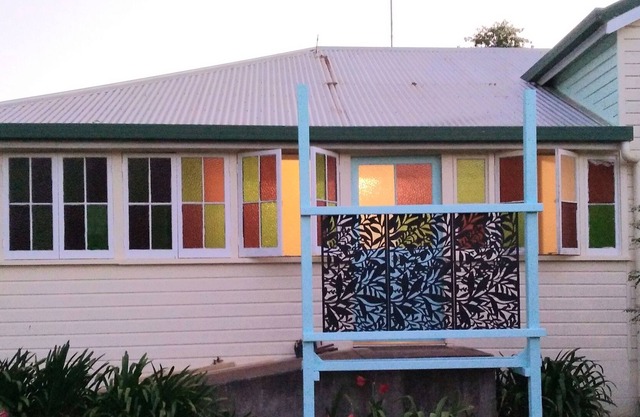 Charming Spacious Open Plan Cottage with WiFi in Heart of Yungaburra Village