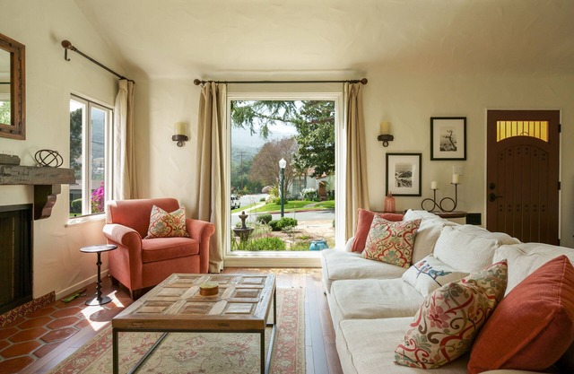 Charming Spanish 3 Bedroom 2 Bathroom Home in Glendale
