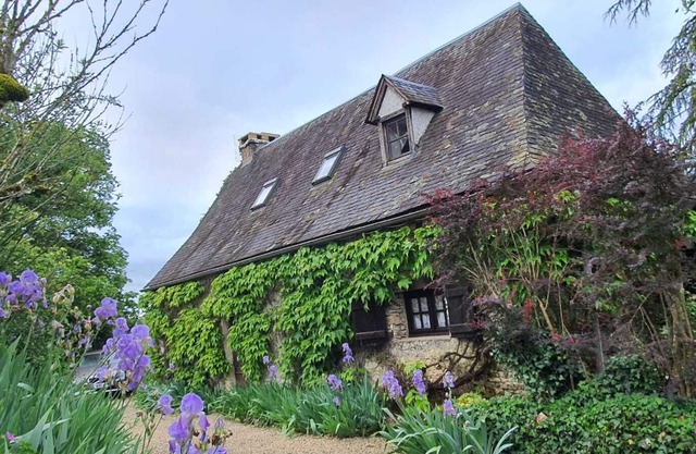 Charming stone country cottage with spectacular views