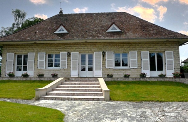 Charming Stone House in Calm Senonches - Modern Amenities & Large Garden