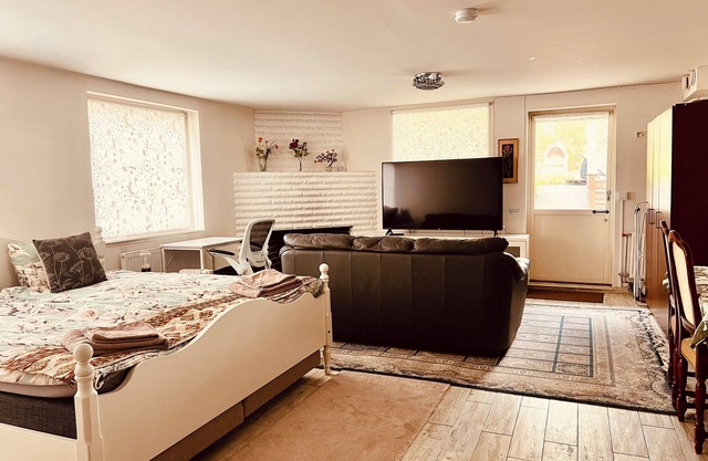 Charming Studio Flat In Sollentuna, Stockholm