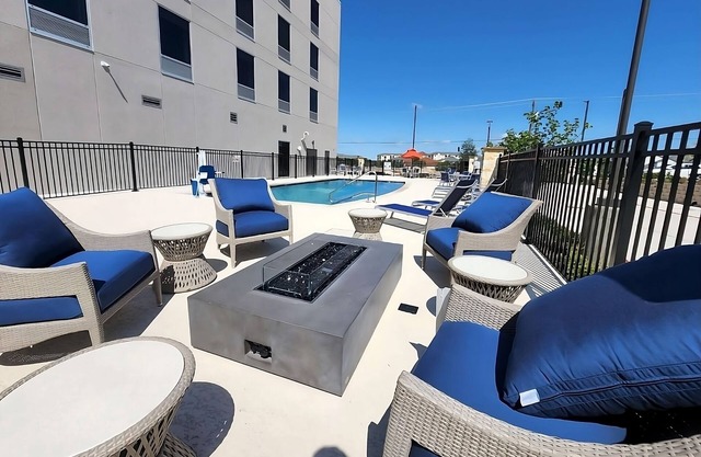 Charming Studio Ideal for Relaxation, Free Breakfast | Near Lake Pflugerville
