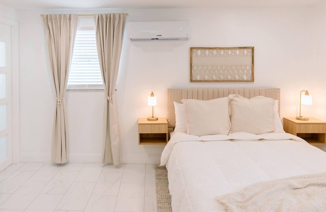 Charming studio in gorgeous Lakeland with AC, minutes from SEU