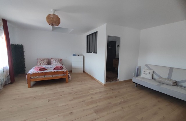 Charming studio "le 1864" with private garden and Wi-Fi