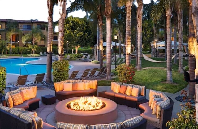 Charming studio w AC, fitness room, pool, restaurant, WiFi in beautiful Carlsbad