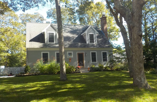 Charming Summer Home Nestled b/w Poppenesset Bay & Mashpee River