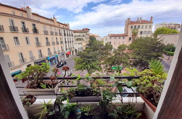 Charming T3 Heart of Saint Victor