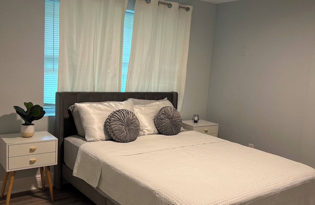 Charming Tampa Escape – 2BR. 7 Miles from Busch Gardens