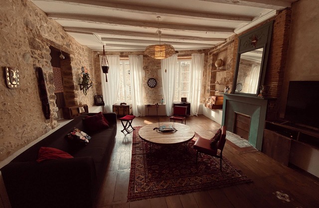 Charming townhouse on chabanais oldest historic street