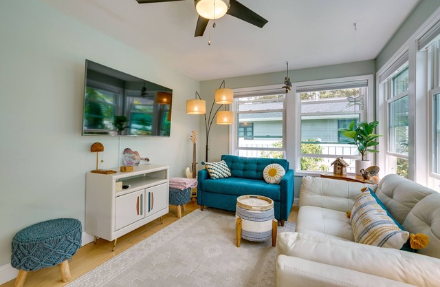 Charming + Updated Villas Home w/Backyard!