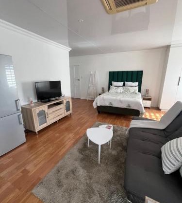 Charming Urban Retreat