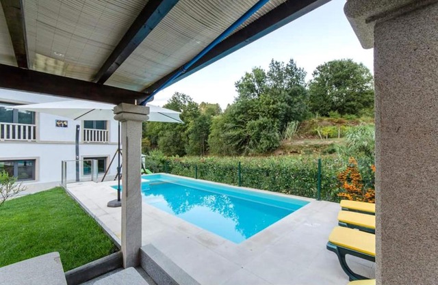 Charming villa in Cividade, 150 m² with private pool