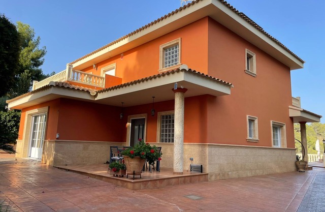 Charming villa in Olocau, Valencia