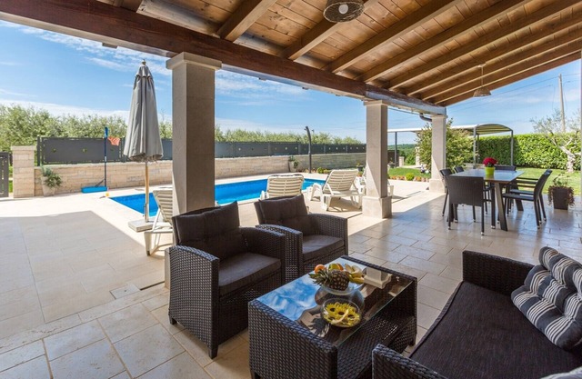Charming Villa Mia with private pool and children's playground in Selina