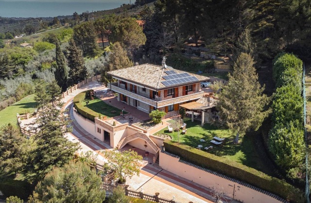Charming villa nestled in the Abruzzo hills