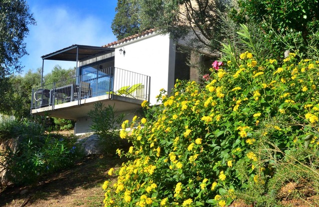Charming villa Porto-Vecchio sea view with heated pool