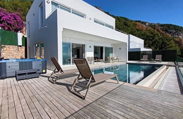 Charming Villa with a Pool