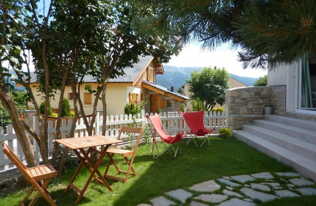 Charming village house located in the heart of the Catalan Pyrenees - La Llagonne