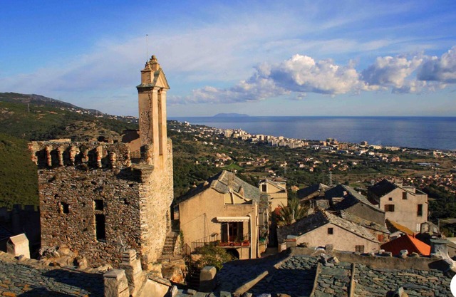Charming village house near the sea casa di paese vicino al mare