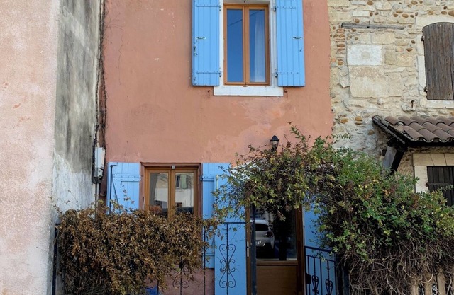 Charming village house, between vineyards and garrigue