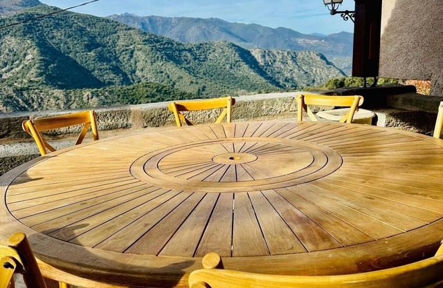 Charming village house with terrace and superb mountain views!