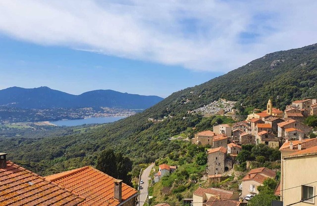 Charming village house with 3 rooms South Corsica near sea and mountains