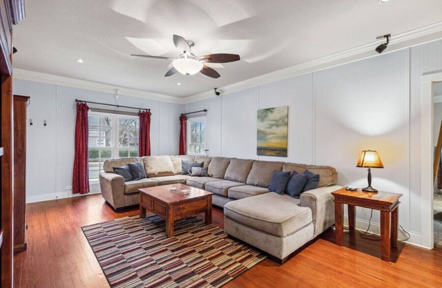 Charming & Warm Cottage in Mckinney!