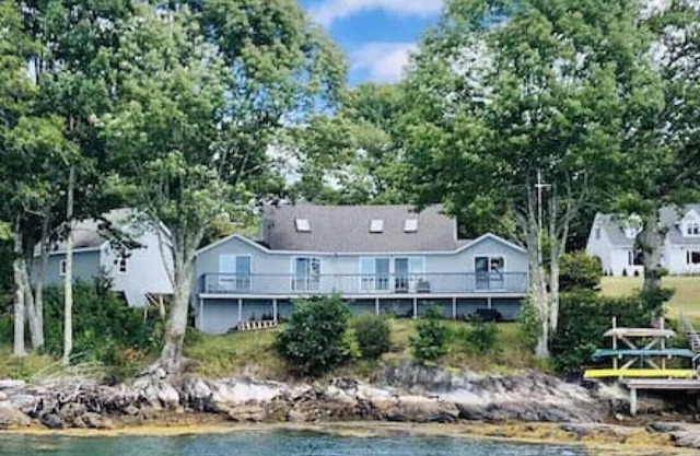 Charming Waterfront Cottage