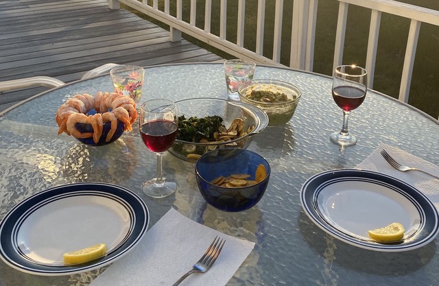 Charming Waterfront Cottage with Boat Ramp and Swim Dock near Assateague