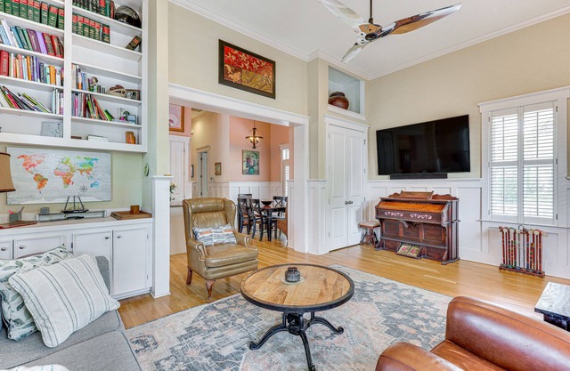 Charming Wilmington Cottage - Walk to Downtown!