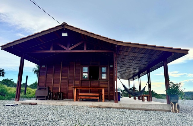 Charming Wooden House in Sítio Tardezinha de Pilar