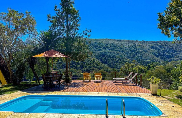 Charmoso chalé c WiFi e linda vista em Itaipava/RJ