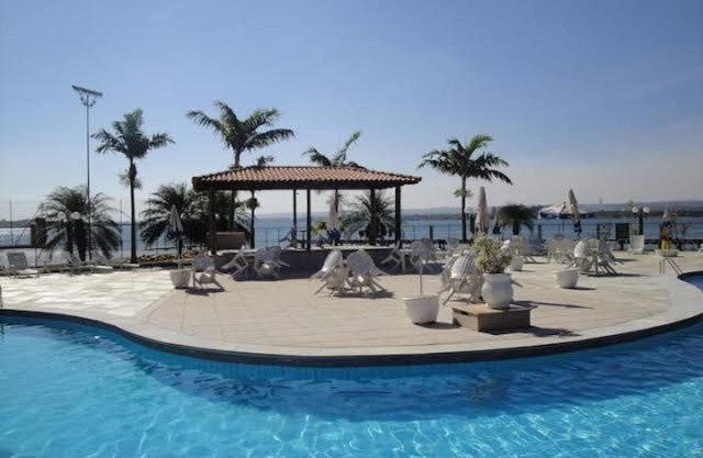 Charmoso Flat Lake Side