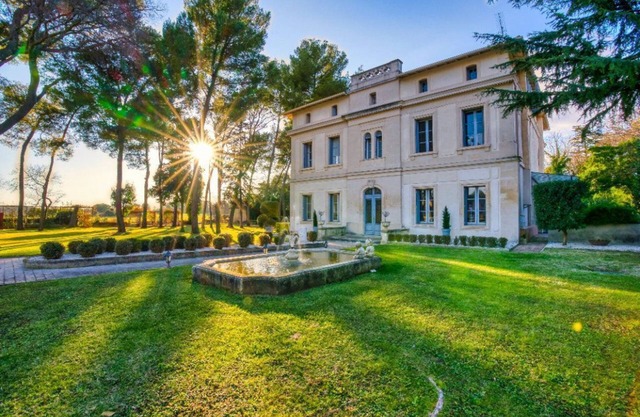 Château Ste Colombe de B - 35p, pool, 15min from Montpellier, 30min from the sea