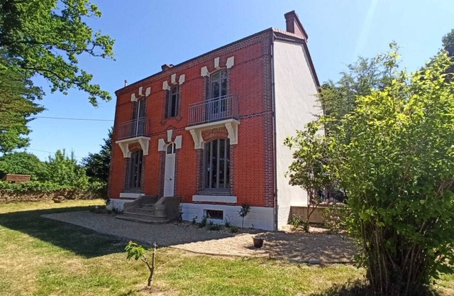 Chateau / Country House