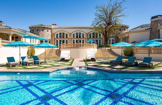 'Chateau Dumont' 15 bedroom mansion