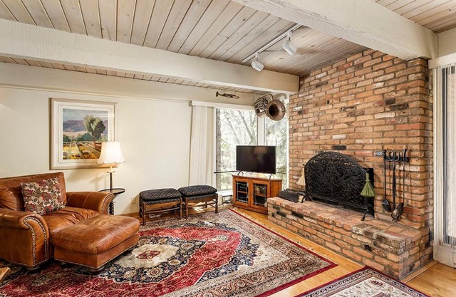 Chateau Eau Claire Unit 18, Spacious Condo Overlooking the River with a Private Deck