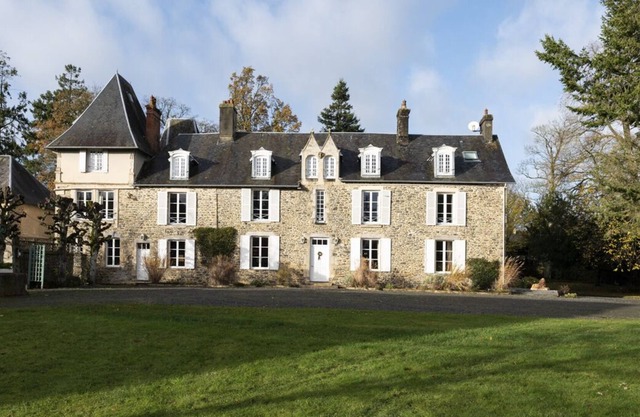 Chateau Monet - Ten Bedroom Castle, Sleeps 20