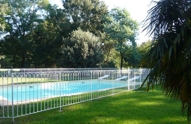 Chateau Riveneuve big family house at the foot of pyrenees, sleeps 40 people