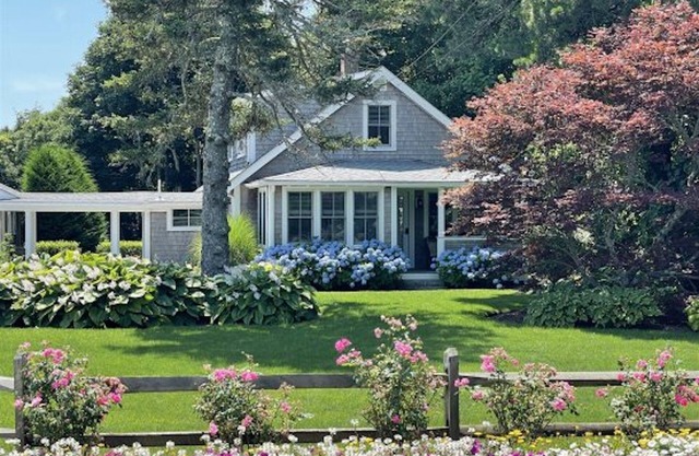 Chatham Getaway- Completely Renovated Cape Cottage w/Linens Included