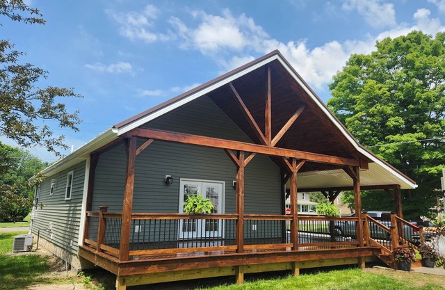 Chautauqua Lake - New Built - Charming 3-bedroom house with WiFi, AC
