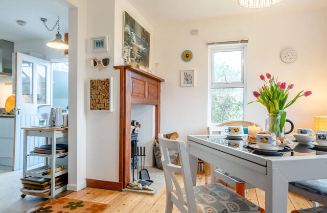 Chearsley Cottage - Two Bedroom House, Sleeps 4