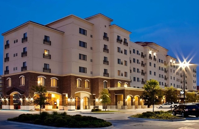 Check out the Magnolia Mound Plantation! Relaxing Suite with Full Kitchen! Pool!