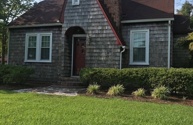Cheerful 2 Bedroom Cottage on the Inner Banks