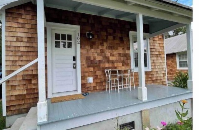 Cheerful 2-bedroom Edenton bungalow getaway