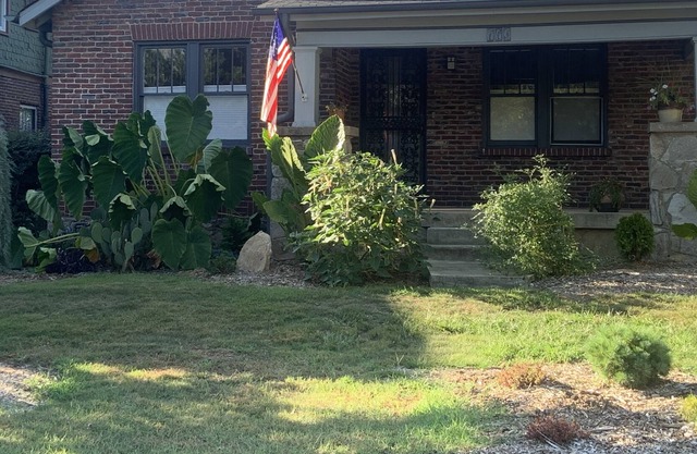 Cheerful 2-BR Bungalow in East Nashville
