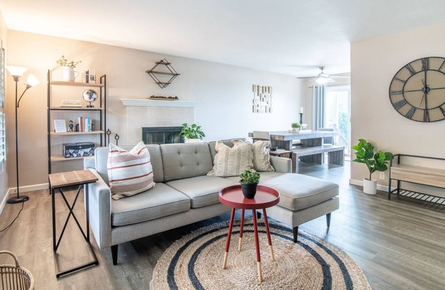 Cheerful 3-bedroom house with sunset views